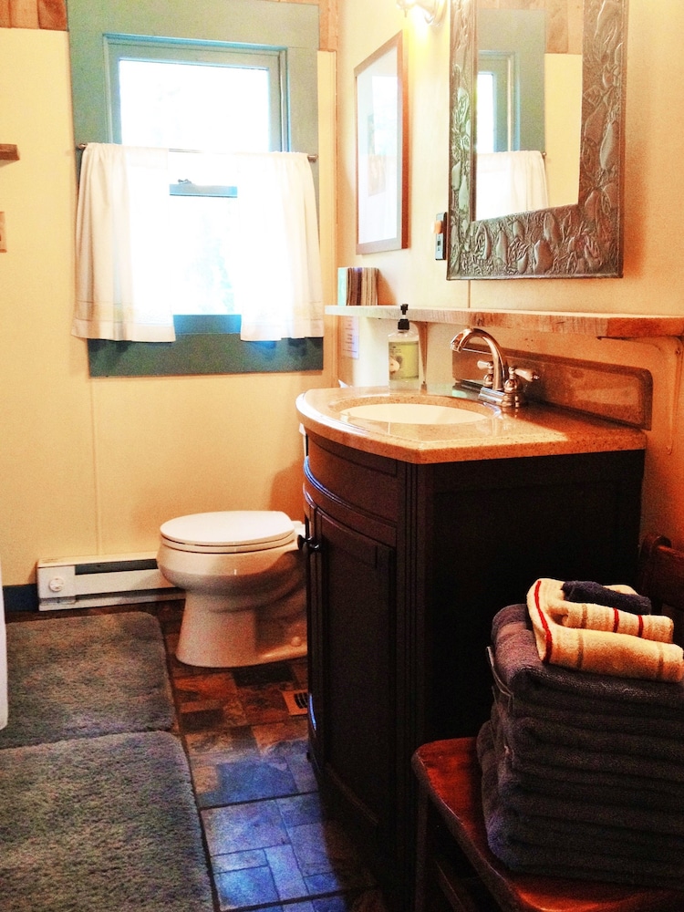 Lexington Vacations - DeHart Cabin - Property Image 22