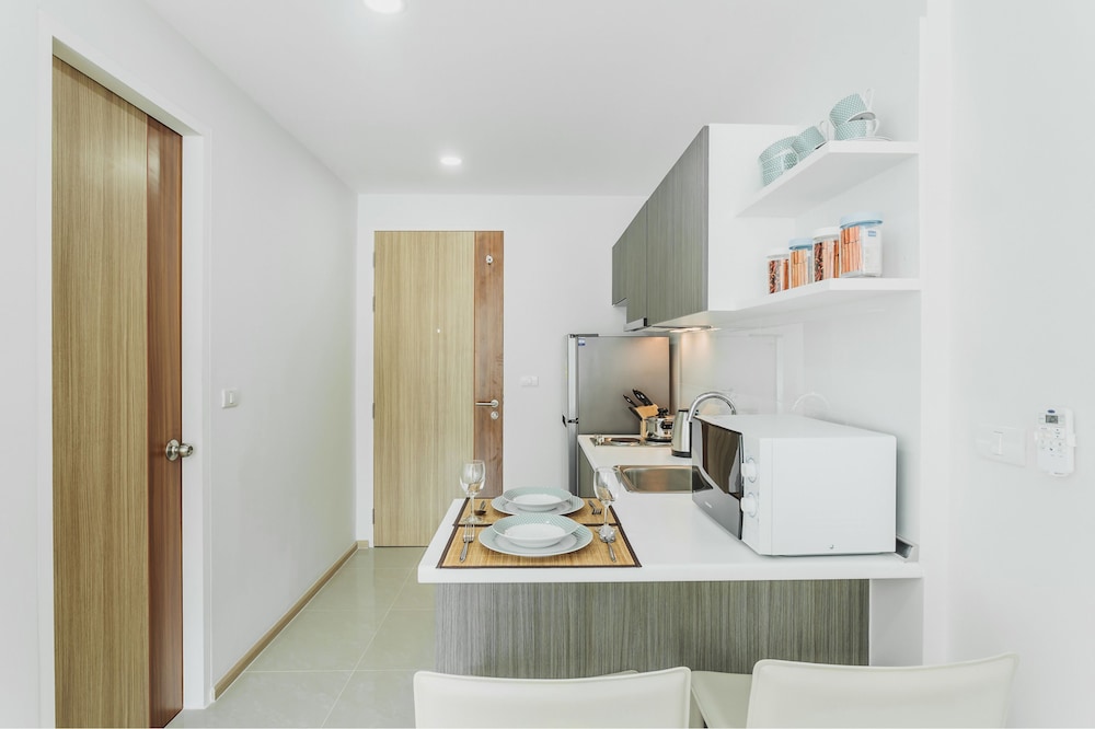 Condo in Kata in Ozone - Unit A205