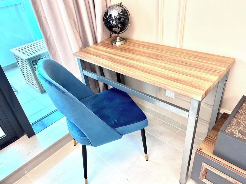 Cosmos Living 1 BR Suite Near Dubai Mari