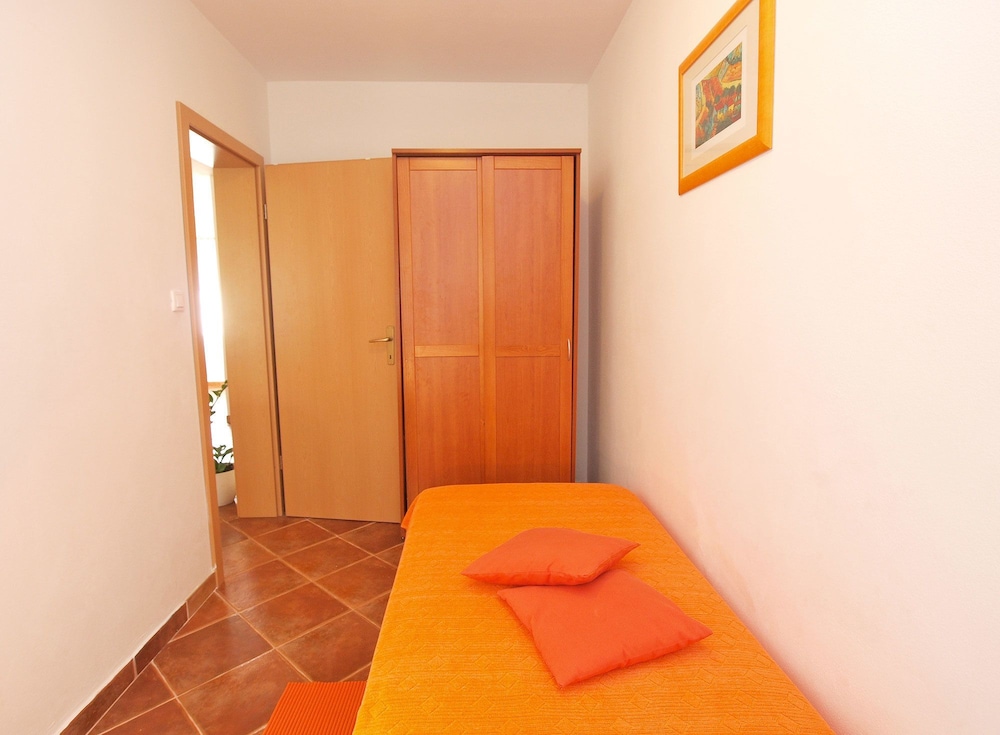 Apartment 446 view 3