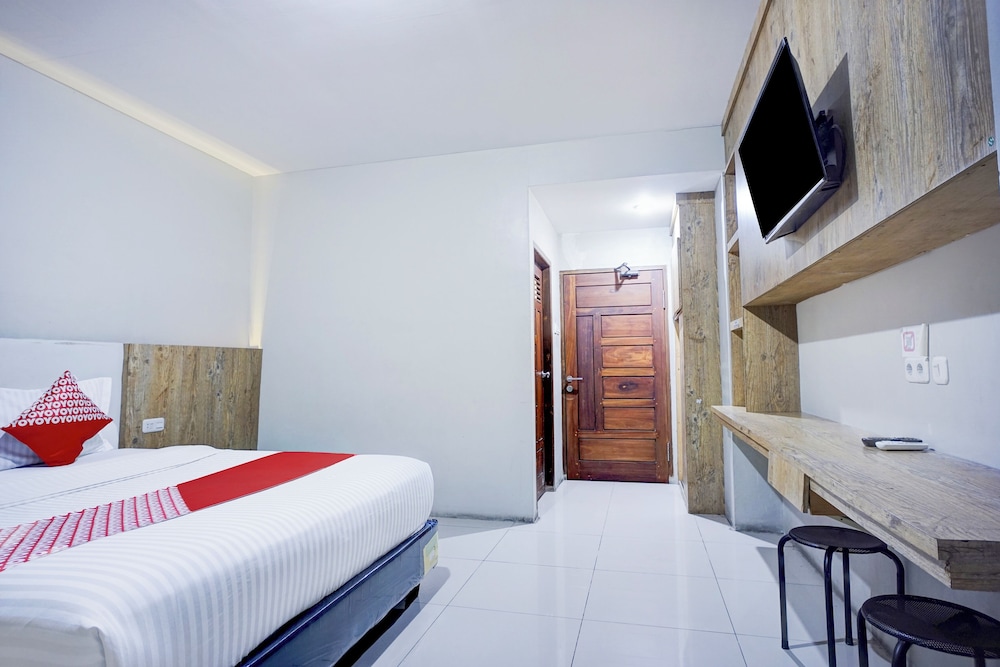 OYO 94772 Gapura Hotel