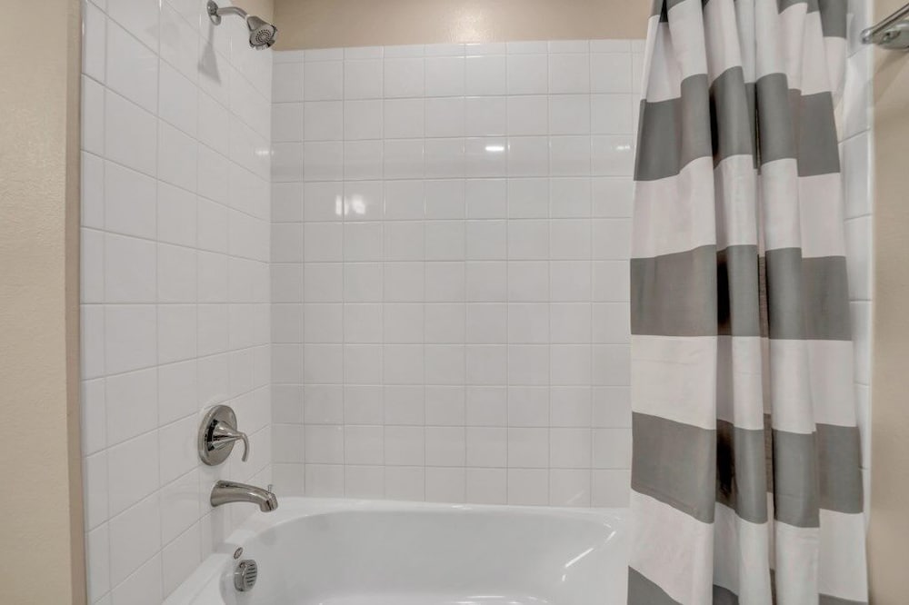 3180 Para Unit 101 3 Bedroom Townhouse