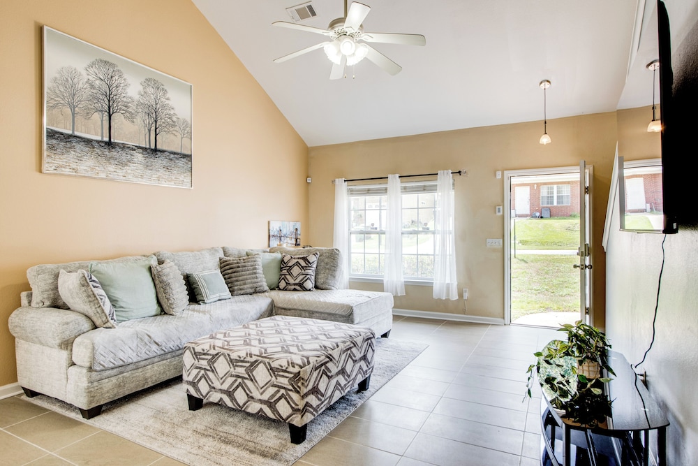 4 Mi to FSU & 5 Mi to Famu: Wfh-friendly Hub