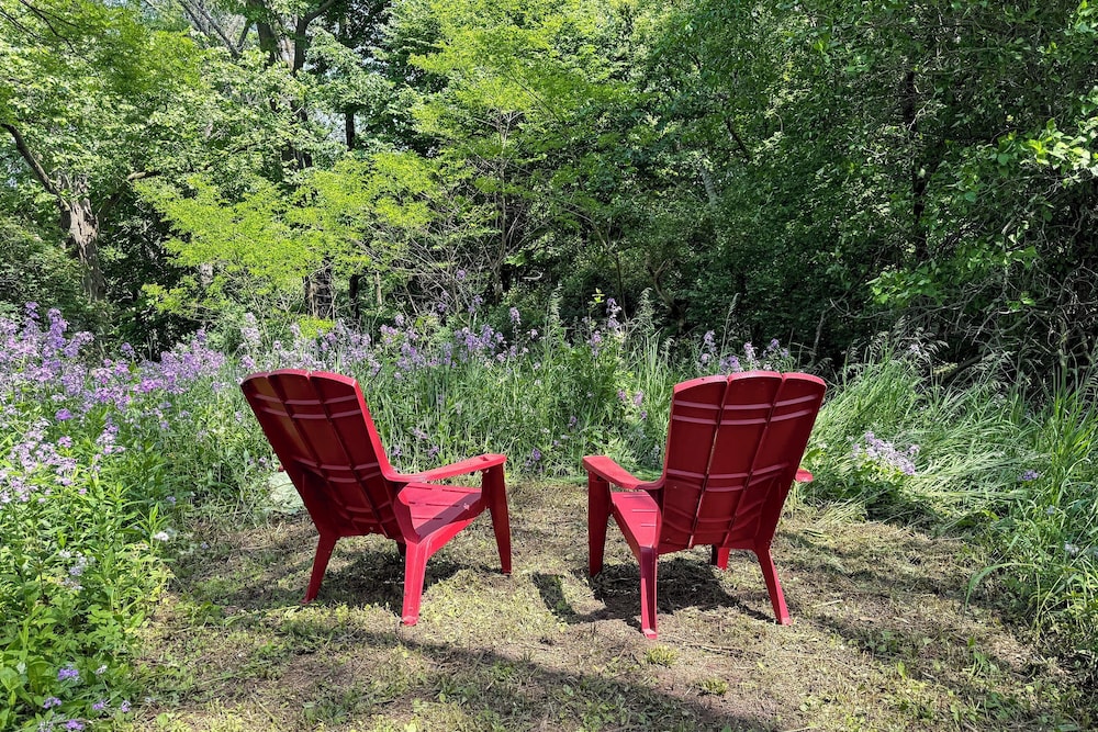 3 Mi to Lake Michigan: Charming Kewaunee Hideaway