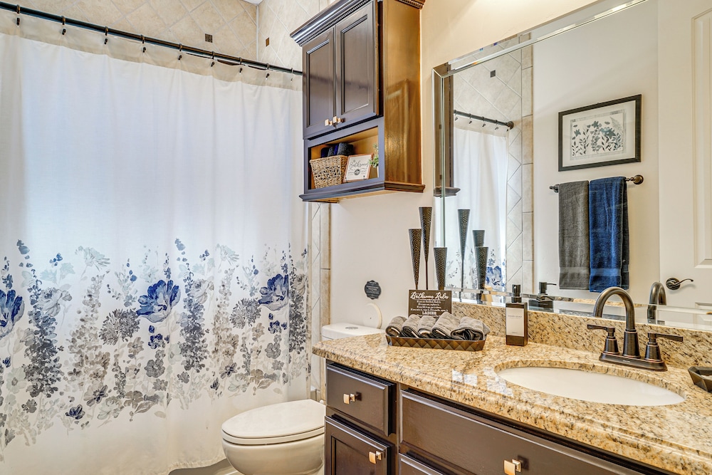Family-friendly El Paso Home: Hike, Shop & Explore