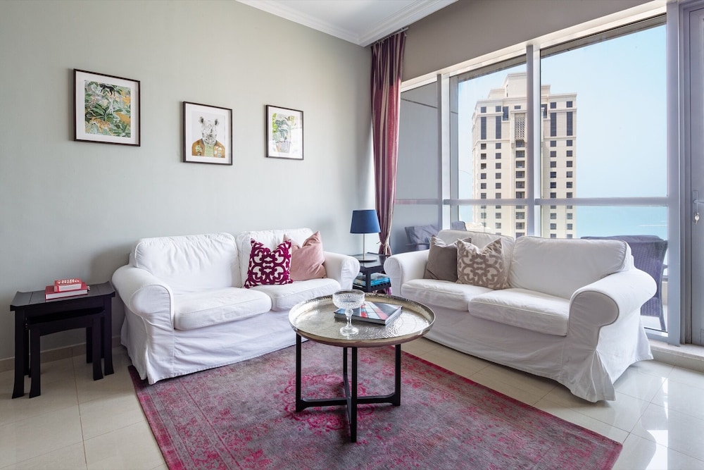 Mesmerizing 2BR Apartment in Dubai Marina