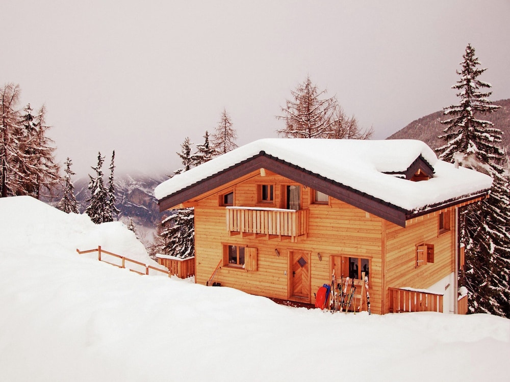 Chalet in La Tzoumaz With Sauna Views
