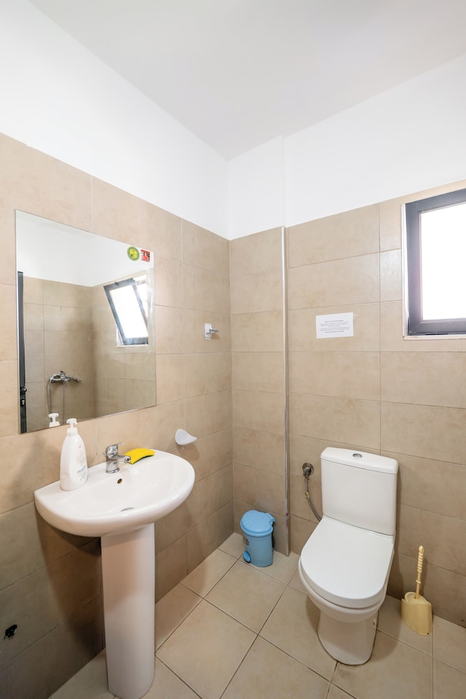 Lazy Roo Hostel Saranda