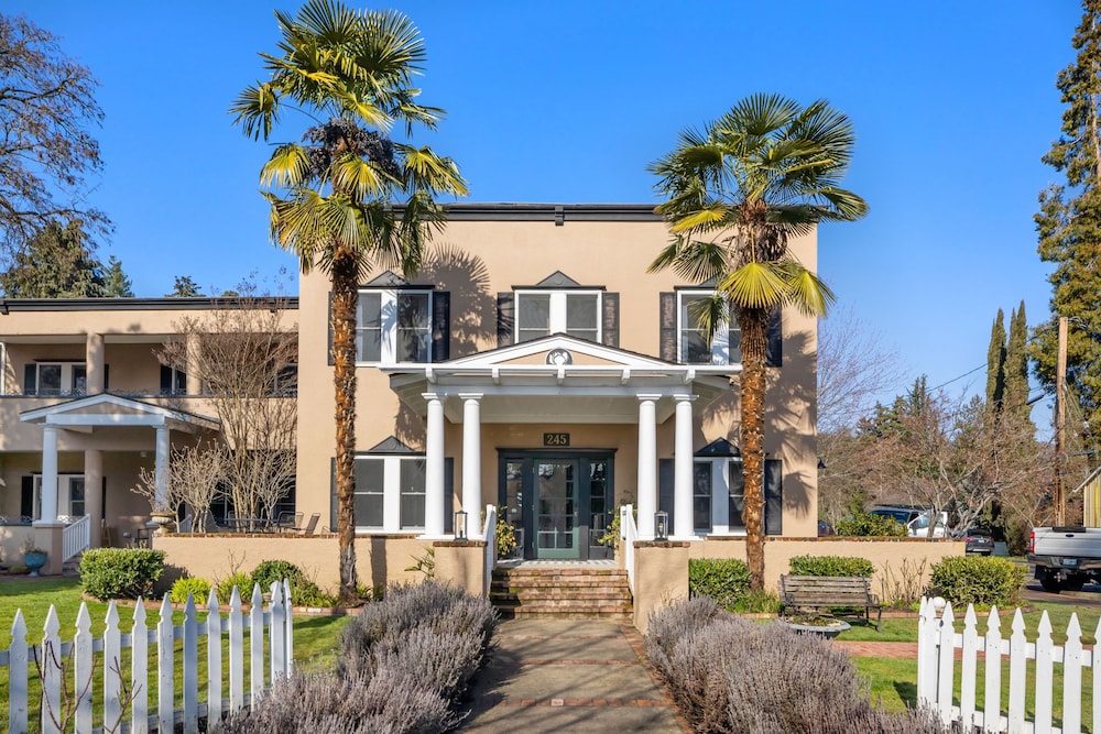 Jacksonville Vacations - Magnolia Hotel - Property Image 23