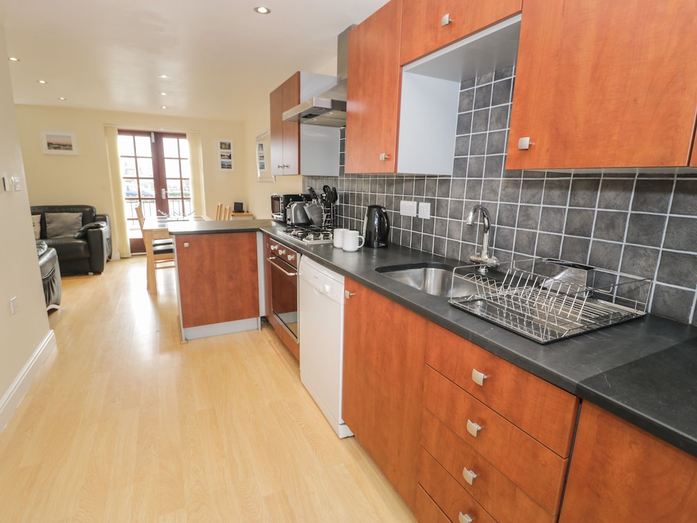 Whistle Stop Apartment