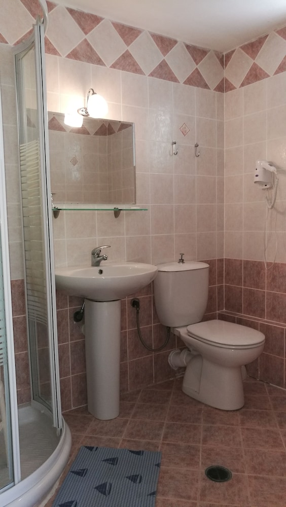 Troyan Hill Apartments
