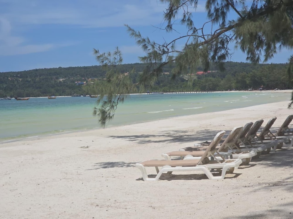WHITE BEACH RESORT LONGSET