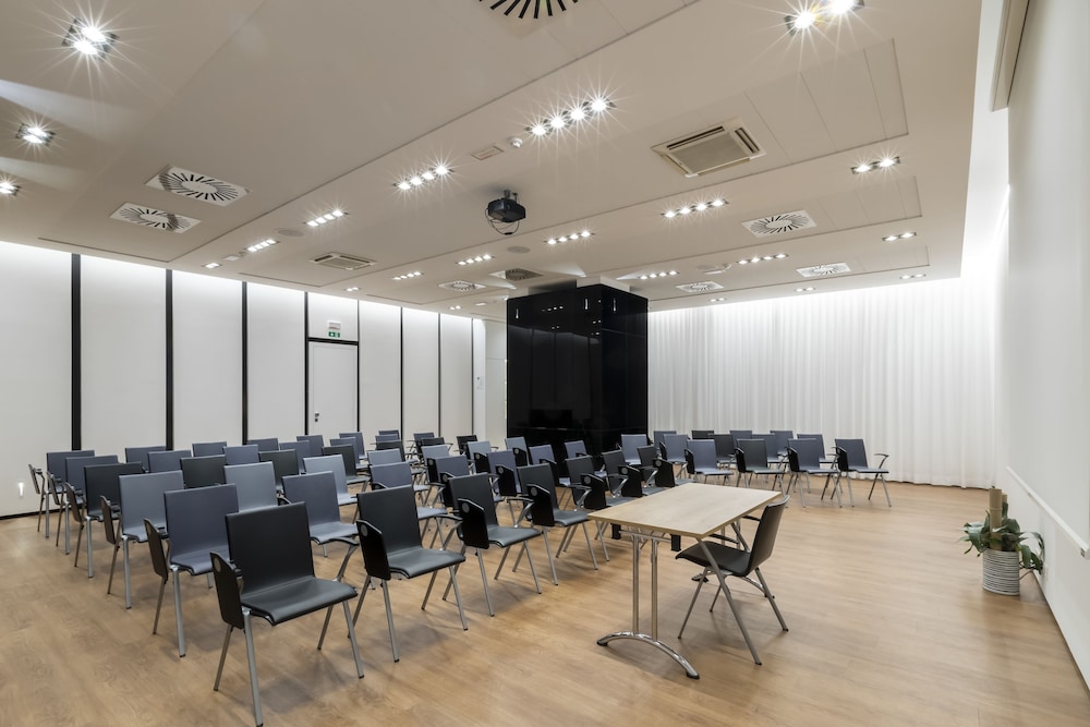 Ljubljana Vacations - M Hotel Ljubljana - Property Image 1