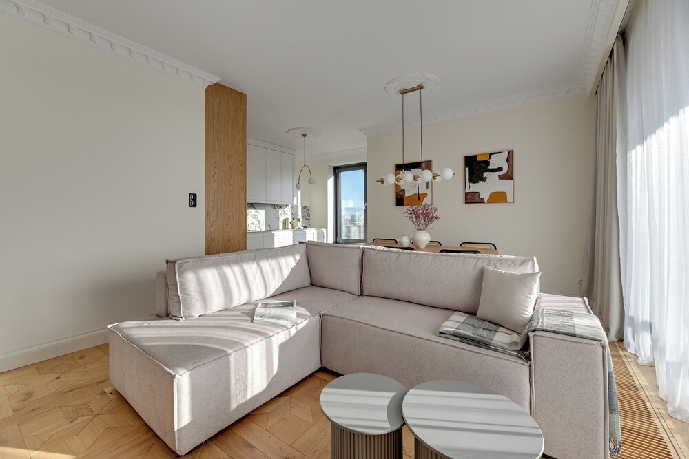 Brabank Riverside & Parking by Downtown Apartments