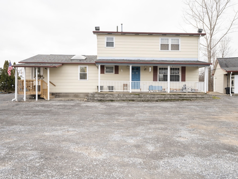 OYO Hotel Starlite Seneca Falls