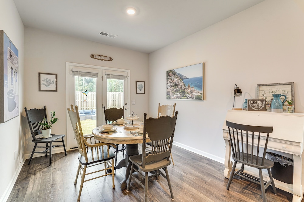 7 Mi to Dtwn Augusta! Modern Family Home