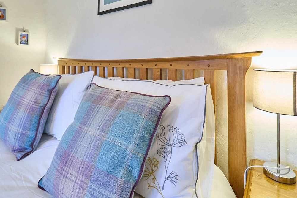 Host Stay Claire s Cottage