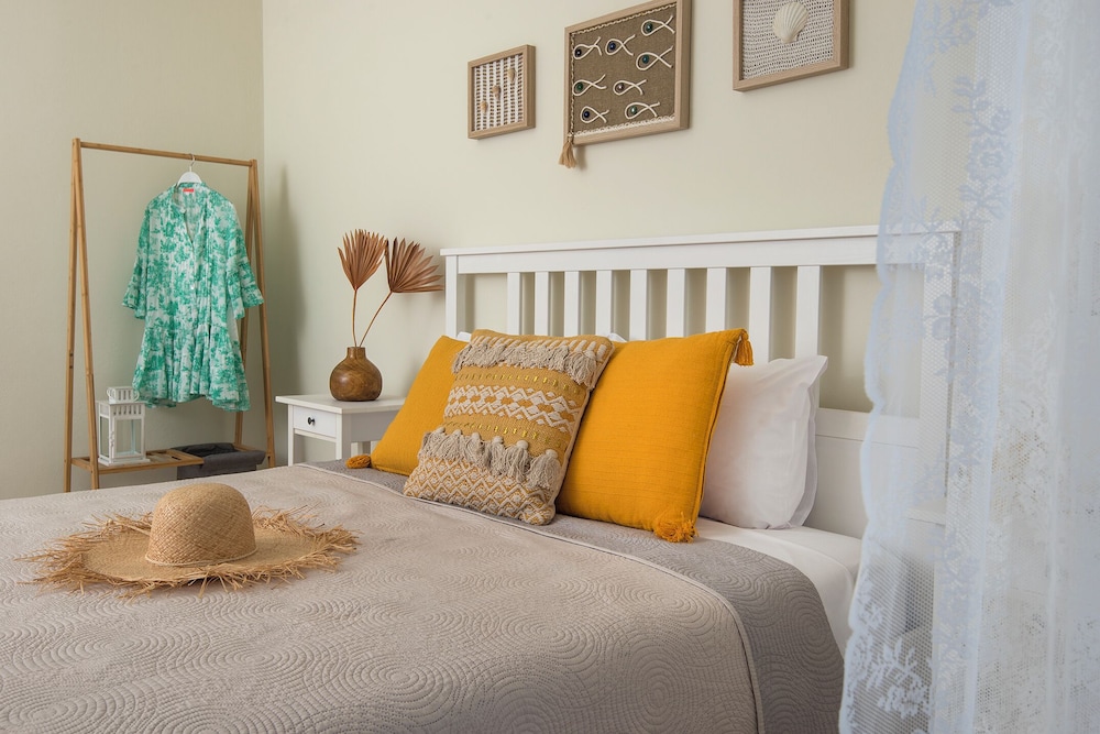 Amelia Villa Collection