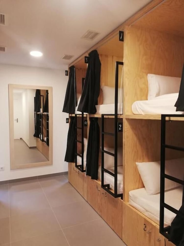 VTZ The Botanic Hostel