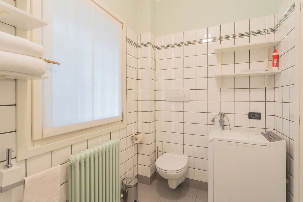 Besana 9 On the Lake - Private Garden & Parking by Rent all Como