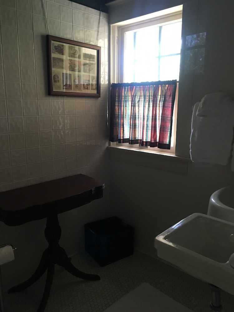 Far View - A Bed & Breakfast Estate