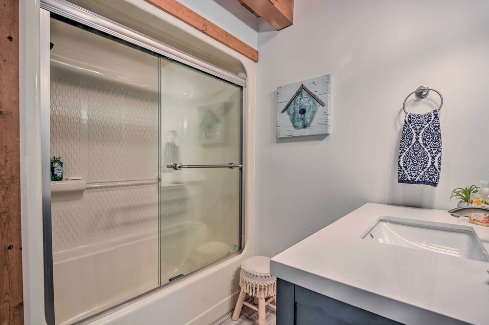 Lovettsville Cottage in Heart of Wine Country - Property Image 14