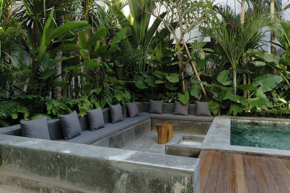 AMO Residences
