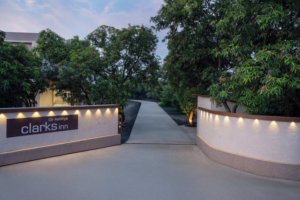 Gir Aatithya Clarks Inn