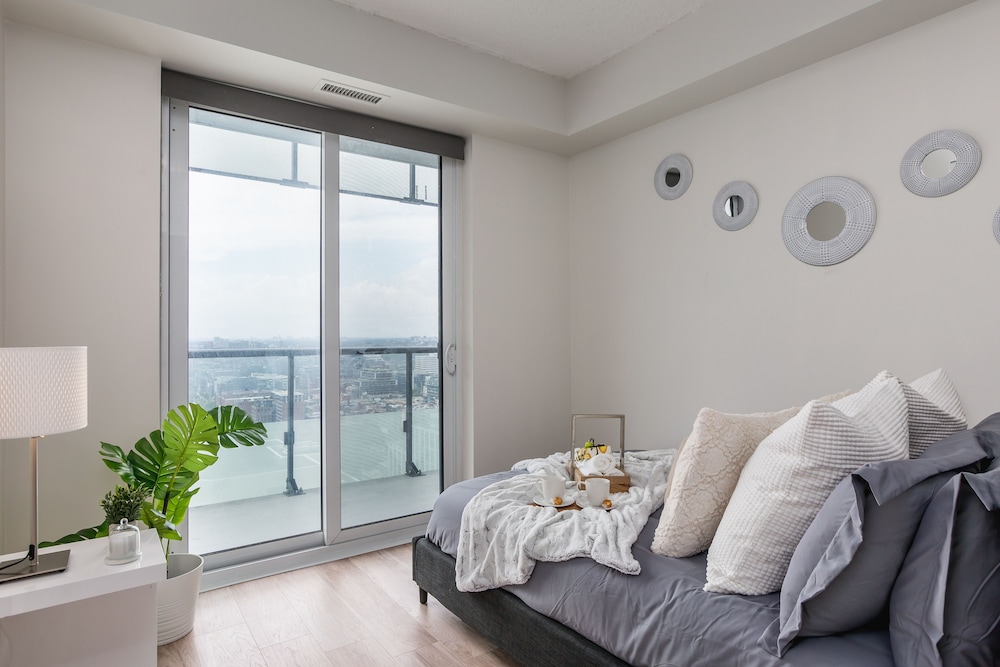 Applewood Suites - CN Tower & Convention