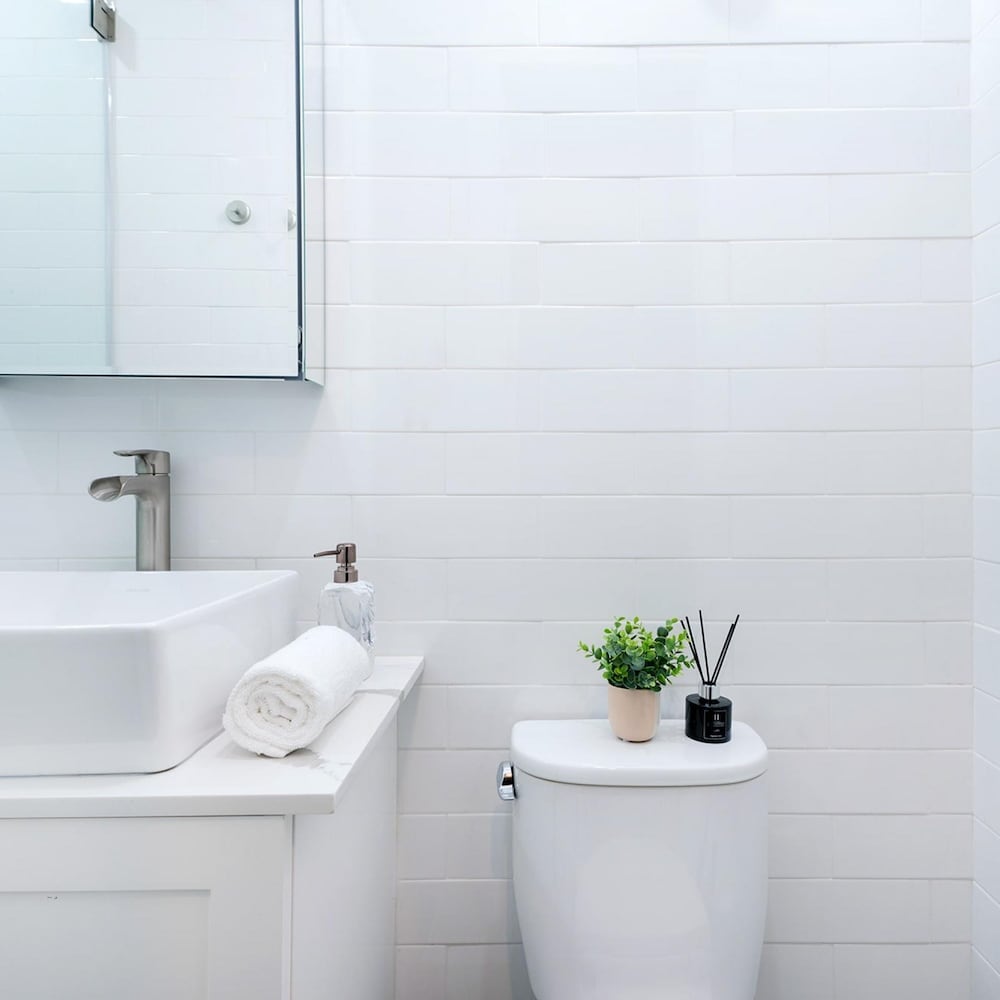 1290-3 New Renovated 2 Bedrooms in UES