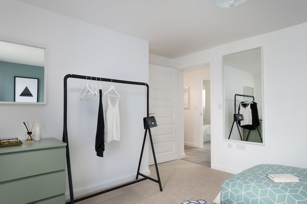 Canalside Scandinavian - Parking & Netflix view 2