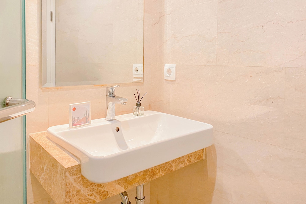 Stunning and Comfy 2BR Apartment at Menteng Park