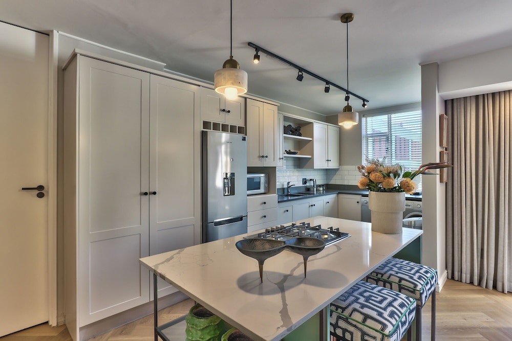 437 St Martini Gardens