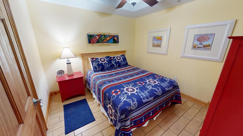 Tybee Beach Club 113 by Tybee Vacation Rentals