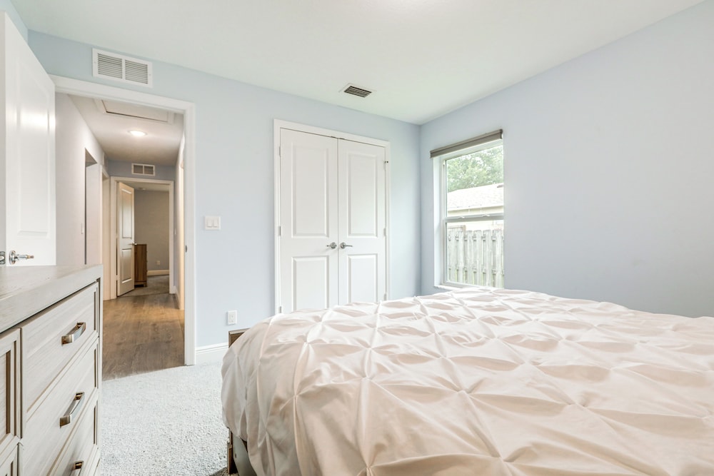 4 Mi to Clover Park: Home w/ Yard in Port St Lucie