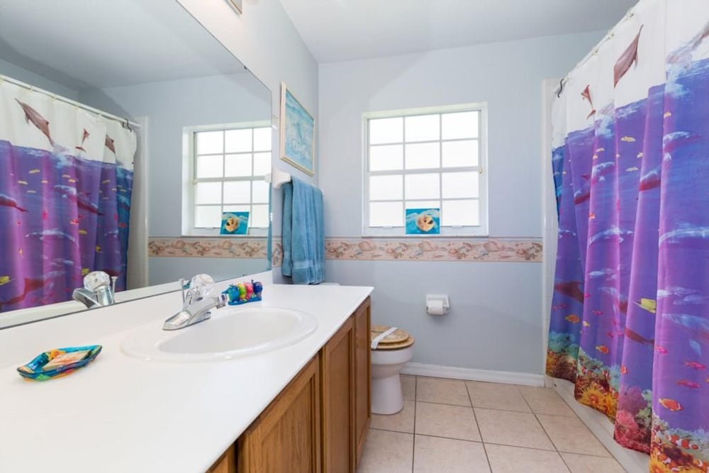 Relaxing Oak Island Pool Villa Close to Disney
