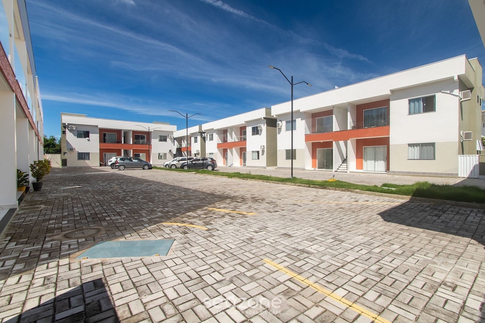 Stay With Pool Just Minutes From the Beach - CCR