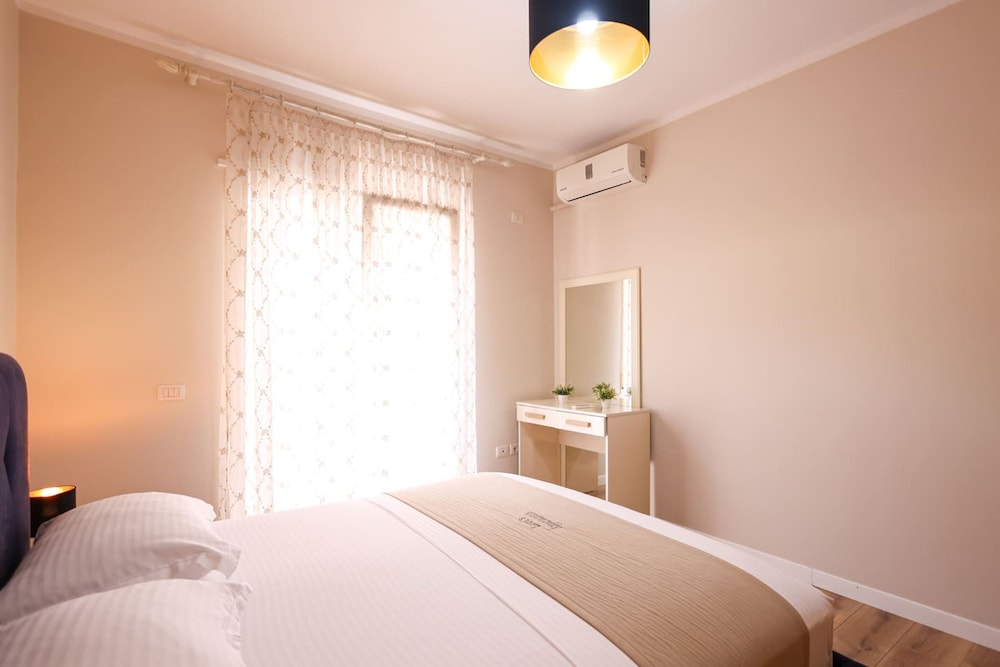 Grandstay Urban Six in Durr s