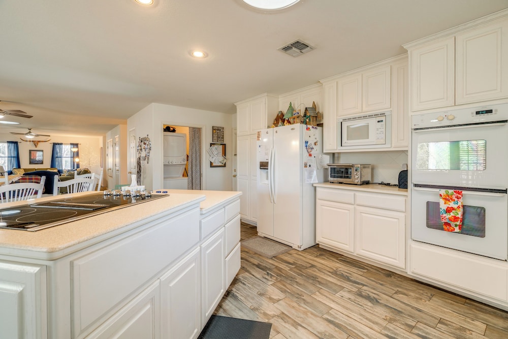 'pecan Creek Haus' Lake LBJ Retreat w/ Boat Dock!