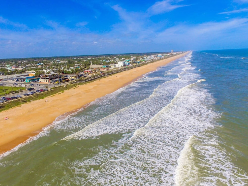Beach Cottage 3 Bed 2 Bath Heated Pool Free Golf Cart Bring Your Boat RV Private 1AC lot