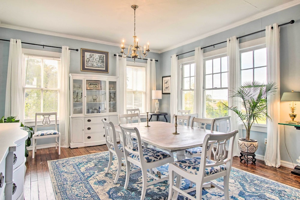 Family-friendly Savannah Vacation Rental w/ Decks! view 5