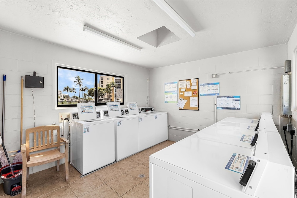 Estero Island Yacht & Racquet Club 224 1 Bedroom Condo