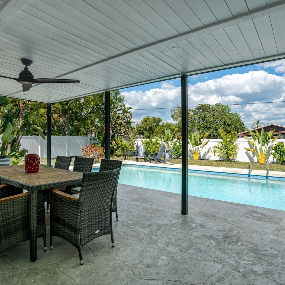 Sarasota Resort-like Living Near Siesta Key For 10