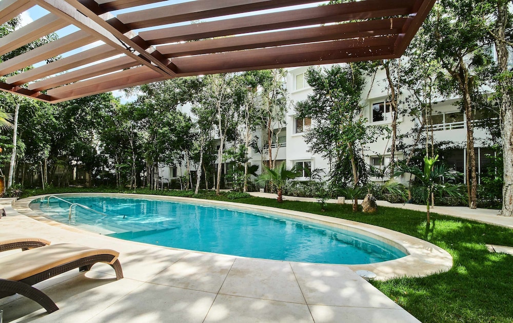 Amazing Apartment With Pools Gym BBQ Yoga Deck