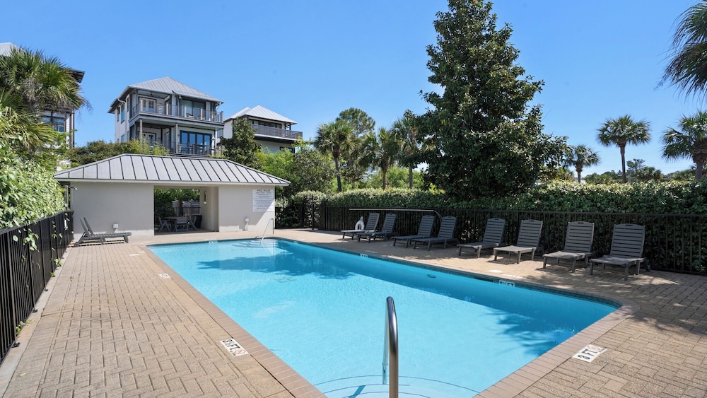 5BR Sleeps 14 in Seagrove Beach, Golf Cart, 6 Bikes, Pool + Free Attractions!
