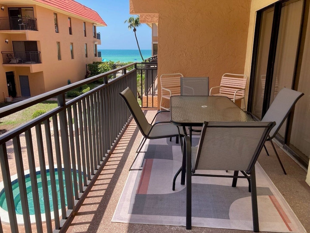 Playa Encantada 106 2 Bedroom Condo