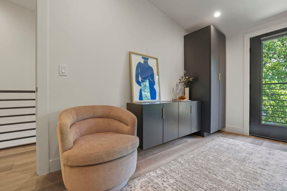 Stylish Getaway -columbus-3 Bedroom Masterpiece