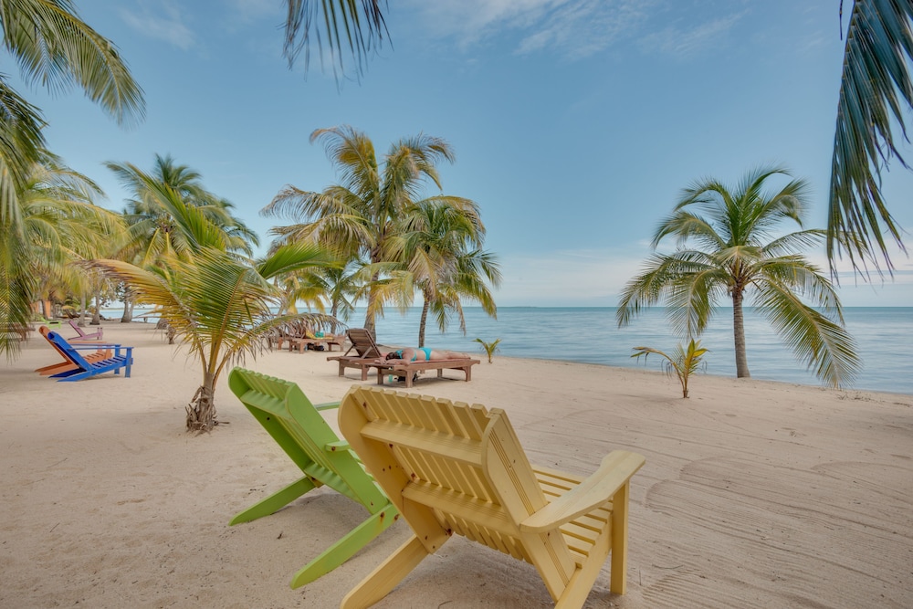 Coconut Row Boutique Hotel