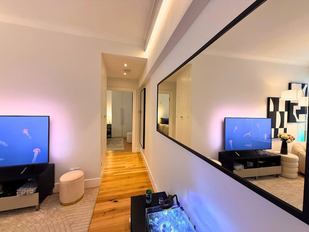 Cosy Mayfair Hideout on Prestigious Street