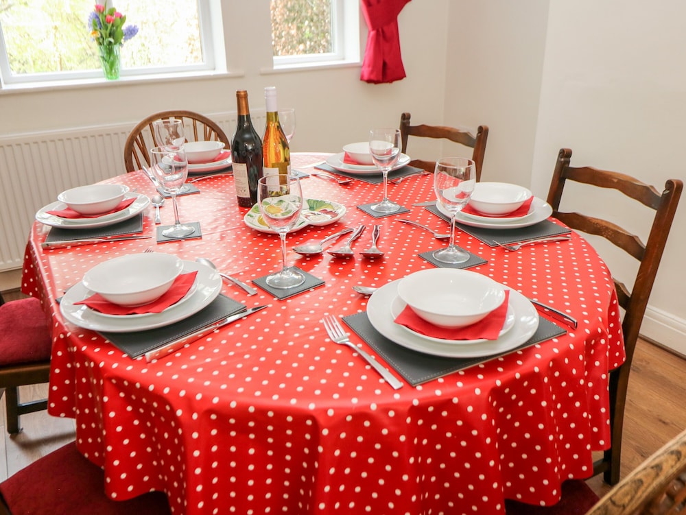 Hope Valley Vacations - Loose Hill Lea - Property Image 2